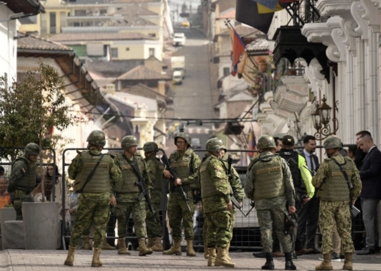 AVALA ECUADOR QUE FUERZAS DE SEGURIDAD PUEDAN USAR MUNICIÓN LETAL